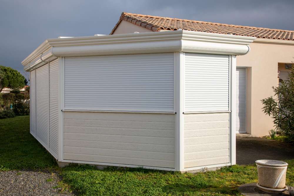 choisir entre les volets roulants solaires et électriques