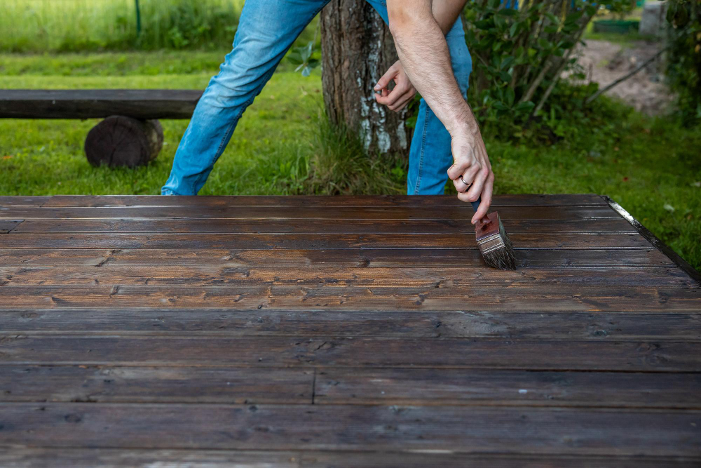 le rénovateur idéal pour sublimer et préserver votre terrasse en bois