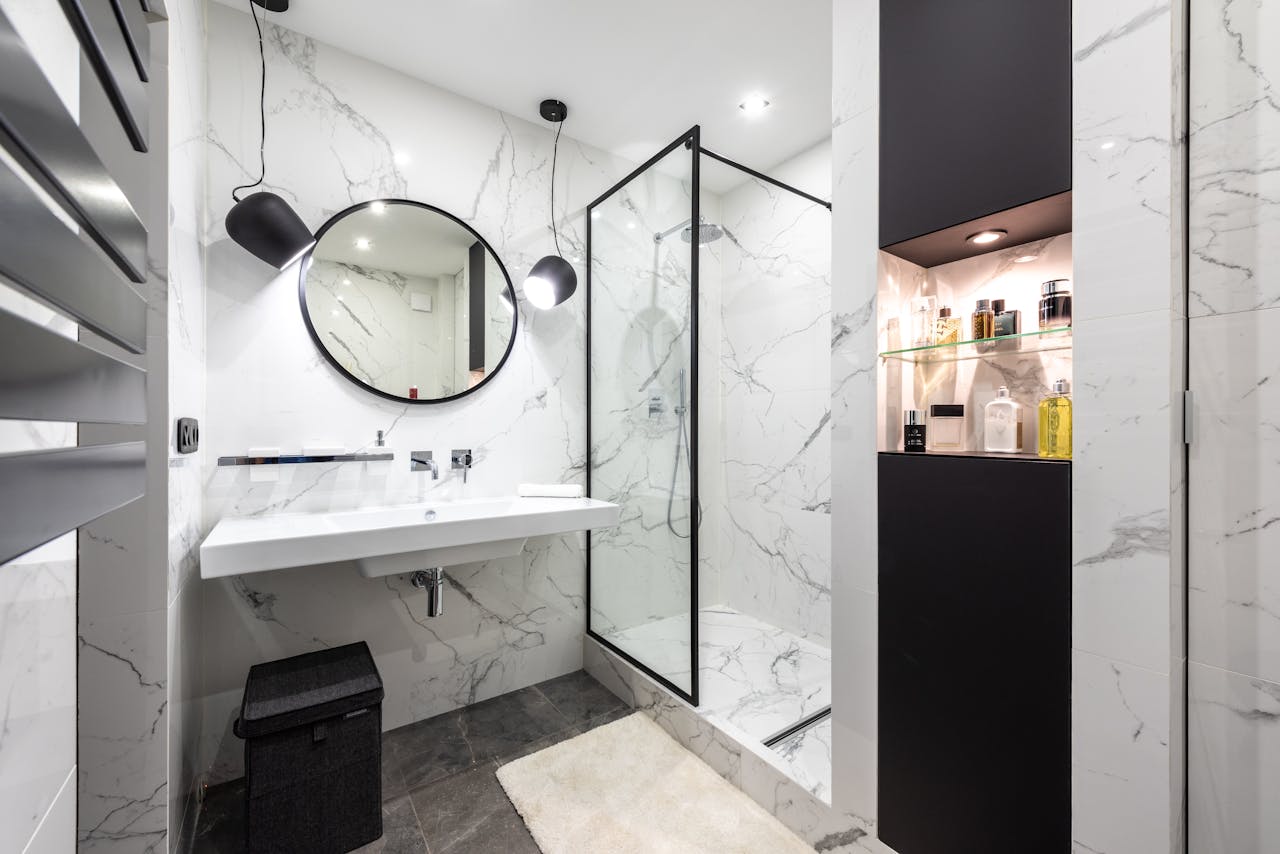 guide pour choisir le carrelage idéal pour une Salle de bain moderne
